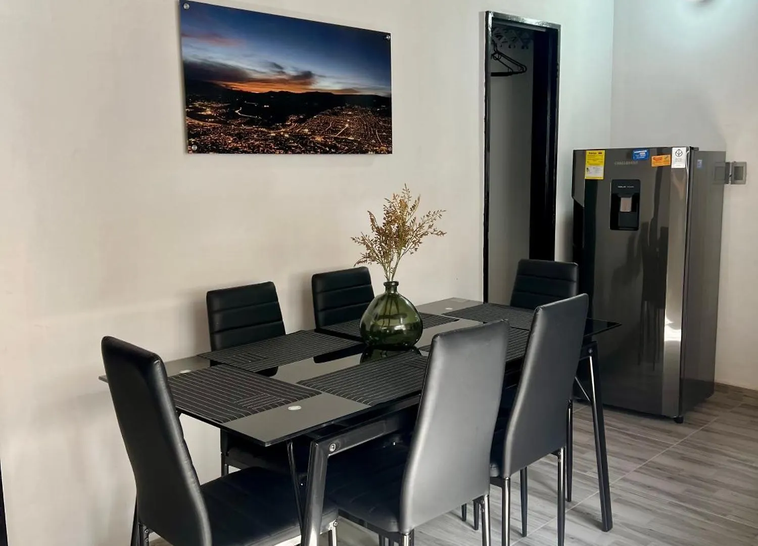 Apartamento Laureles-Estadio-La70 A 15Min Provenza Medellin Colombia
